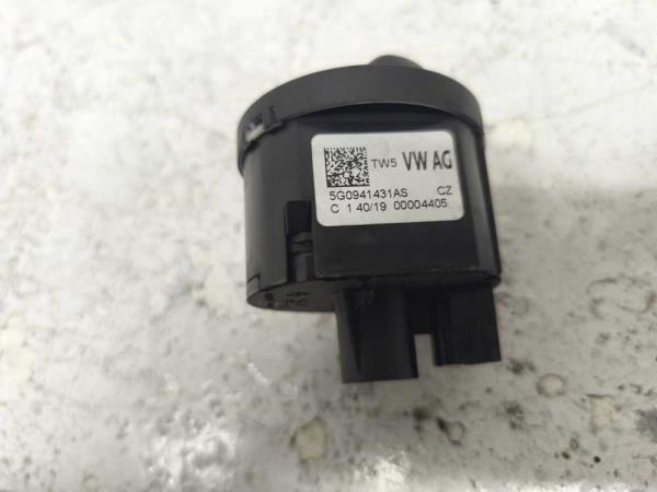 COMMODO VW/SKODA/MAN( PHARE UNIQUEMENT ) - Vue 2